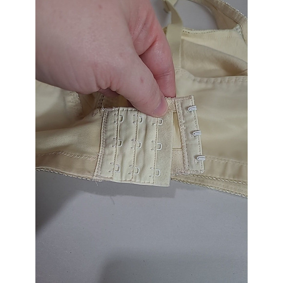 Beautiful Images Cream Mesh Full Coverage Adjustable Strap Wire Free Bra SZ 38DD - Picture 3 of 4